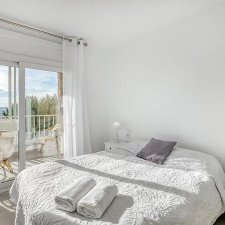 Vista Mar Roses