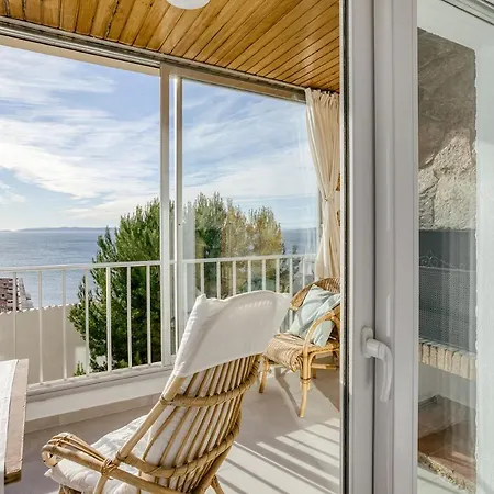 Vista Mar Roses